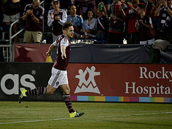 Kevin Doyle celebrates Ireland...